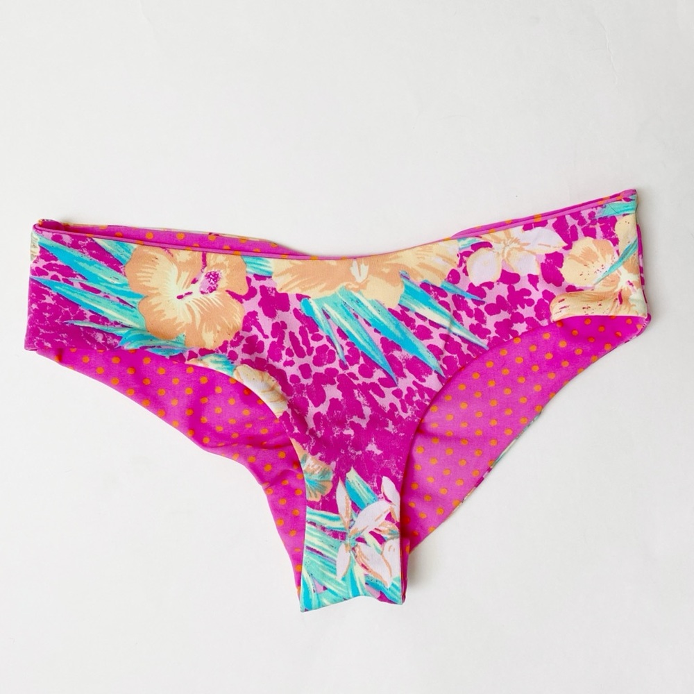 Reversible bikini bottoms